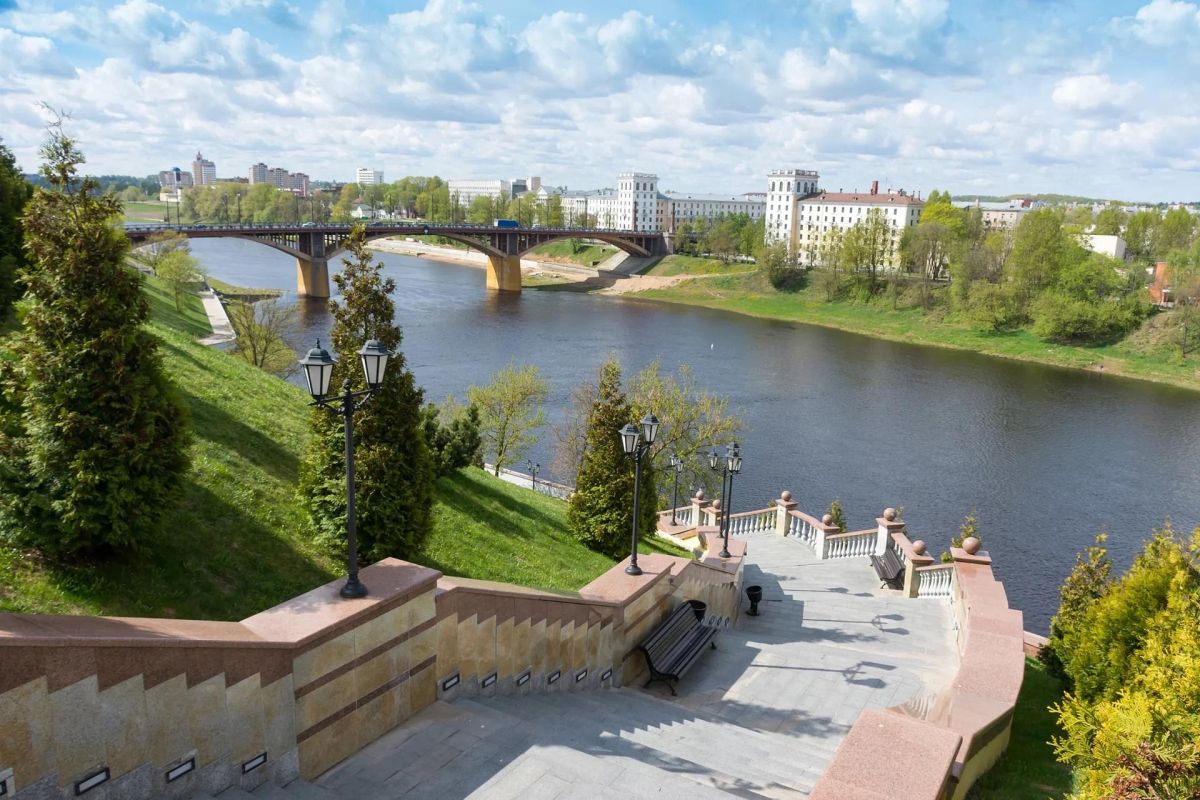 Города, дворцы и усадьбы Беларуси