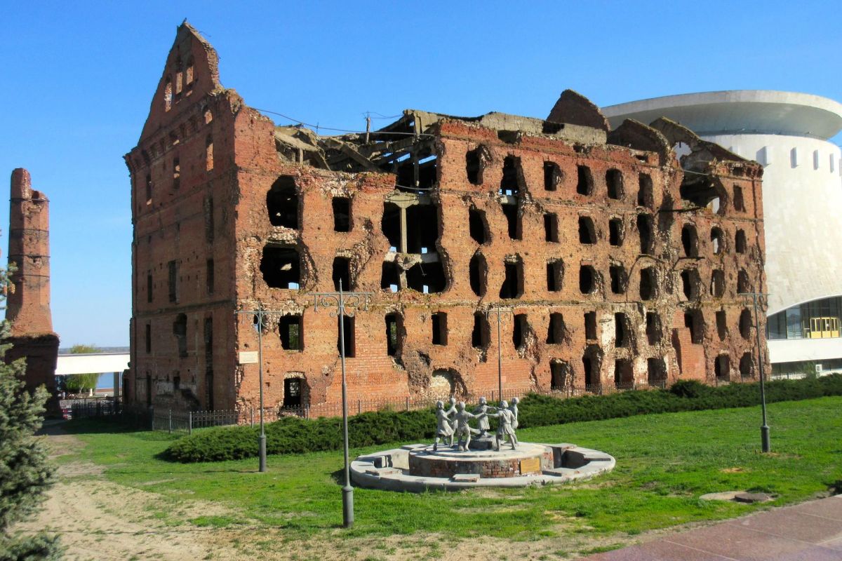 День победы в Волгограде: парад, Мамаев курган, Планетарий, прогулка по Волге, Старая Сарепта