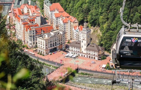 Сочинский вояж на 8 марта: прогулка по Сочи, Олимпийский парк и Красная поляна