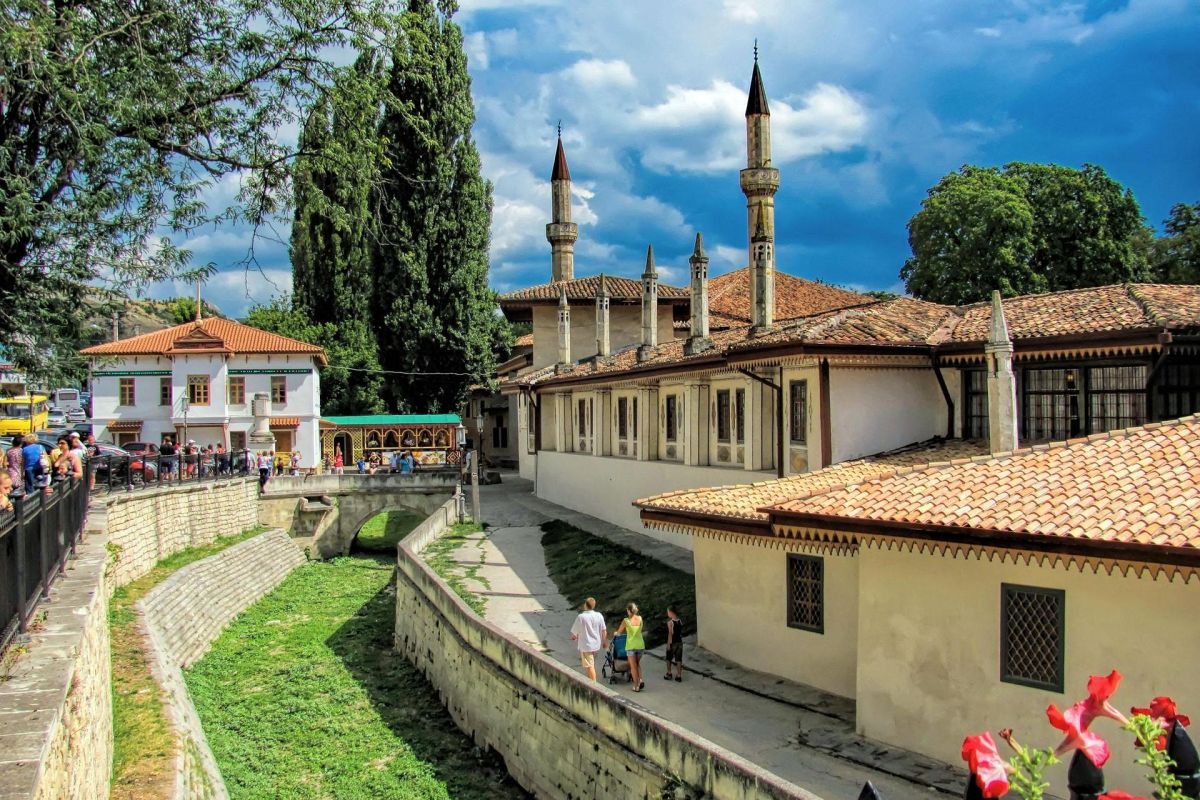 День России в Крыму: Гурзуф, Ялта, Севастополь и древние города Тавриды