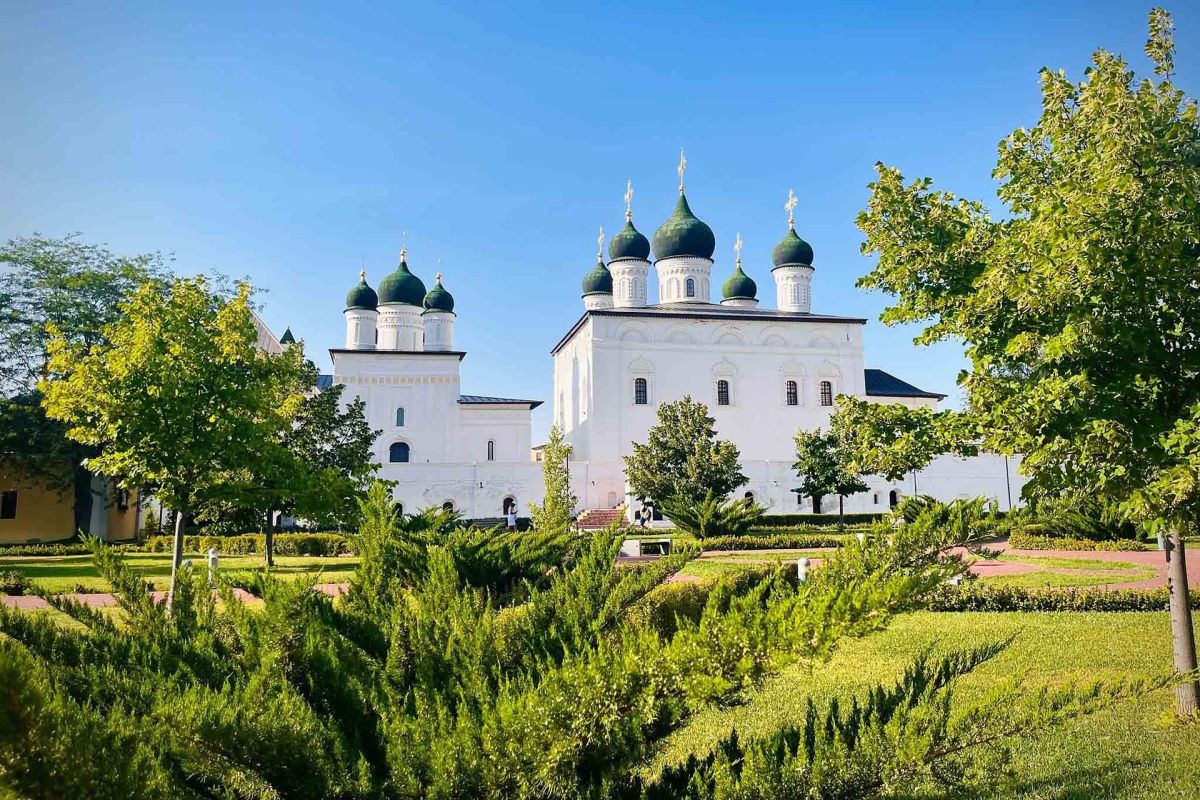 Три столицы Поволжья: Астрахань, Волгоград, Элиста