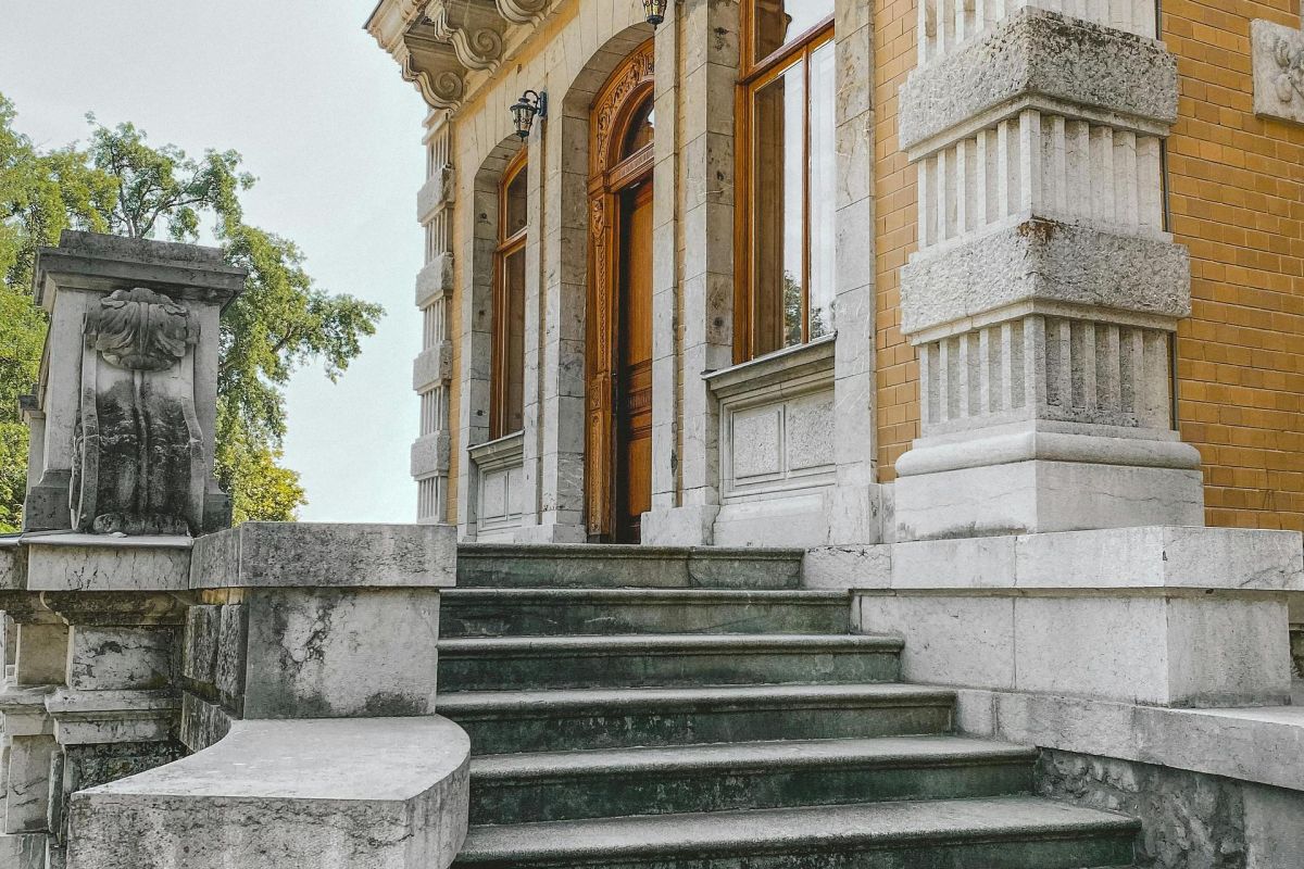 Великолепный Крым: Ай-Петри, Массандровский дворец, Ялта