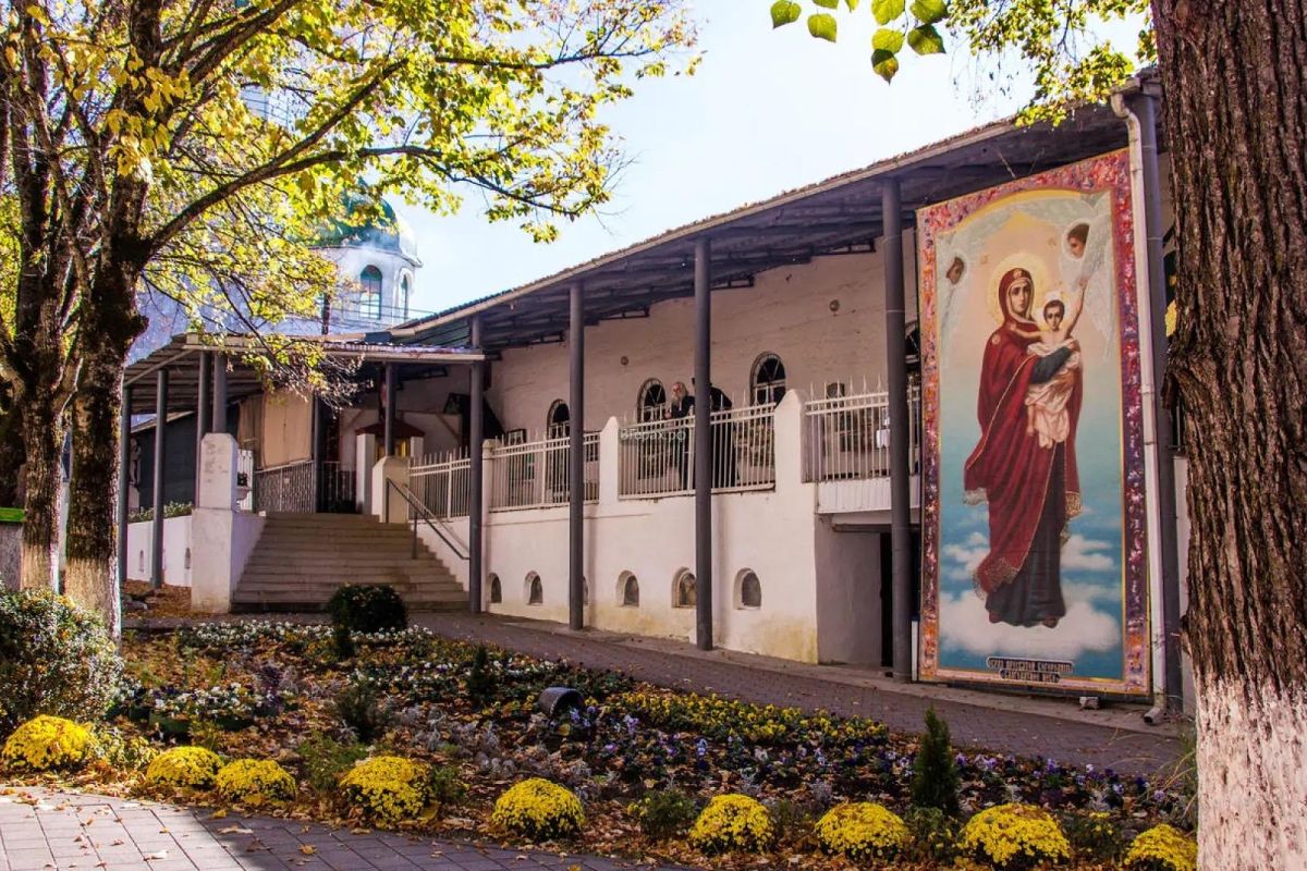 Вербное воскресенье в Свято-Михайловском монастыре + термальные источники
