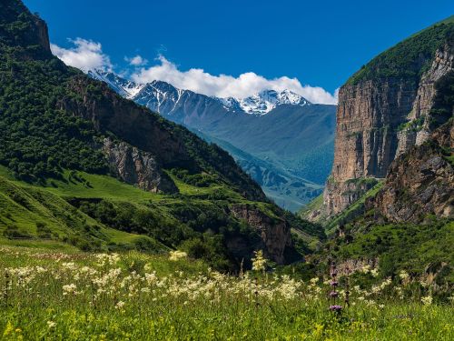 Верхняя Балкария и Голубые озера: водопад Адай-су, Альпаки, Чегемские водопады, Шато-Эркен, Нальчик, Аушигерский термальный источник