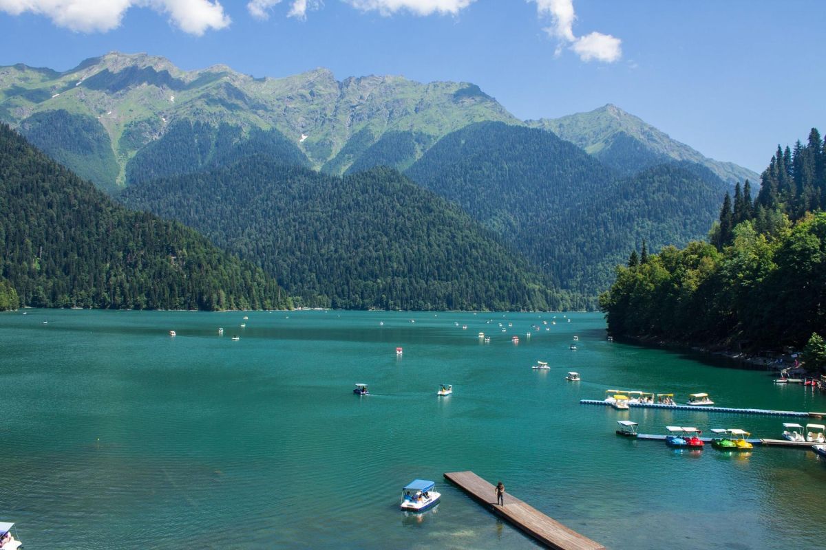 Абхазская весна: путешествие к горным легендам