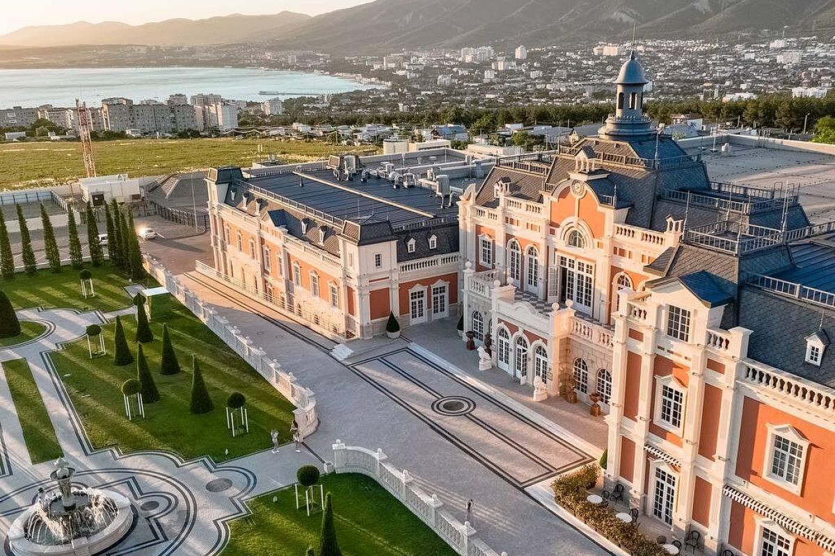 Водопады реки Жане, Голубая бездна, замок Шато-де-Талю