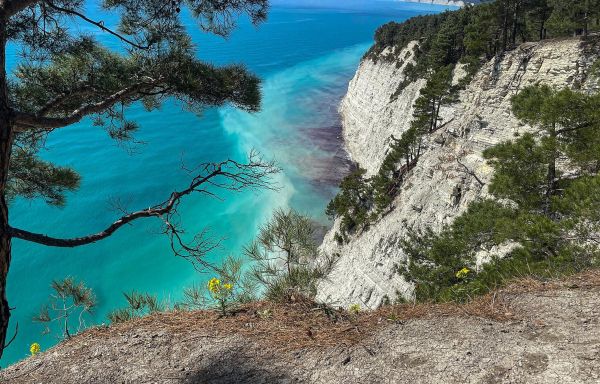 Голубая бездна, магия стекла и отдых в SPA-комплексе «Русь»