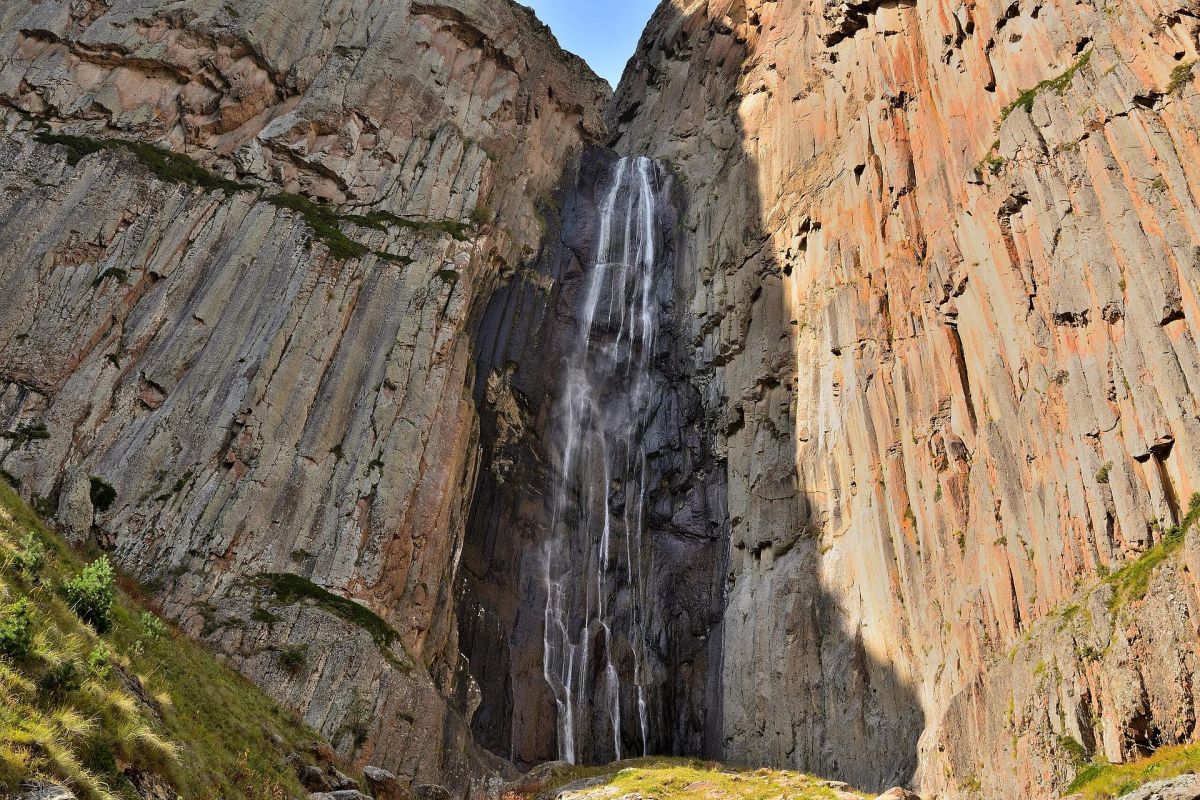 Чегем: полеты и водопады + замок Шато Эркен