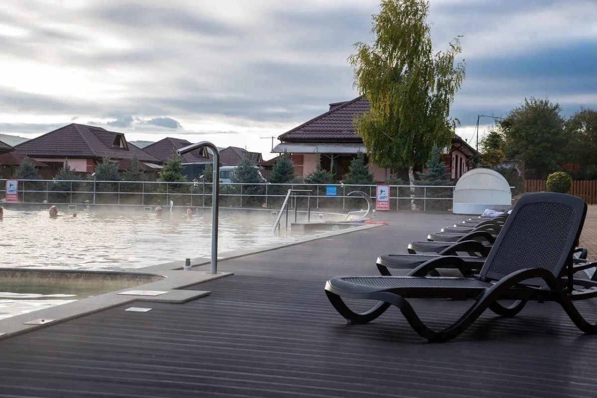 Пасха в Свято-Михайловском монастыре + термальные источники