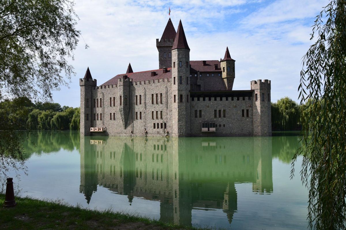 Чегем: полеты и водопады + замок Шато Эркен