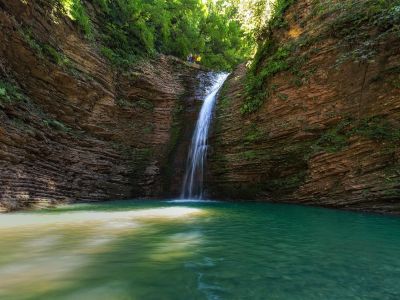 Лаго-Наки: Азишская пещера и водопады Руфабго