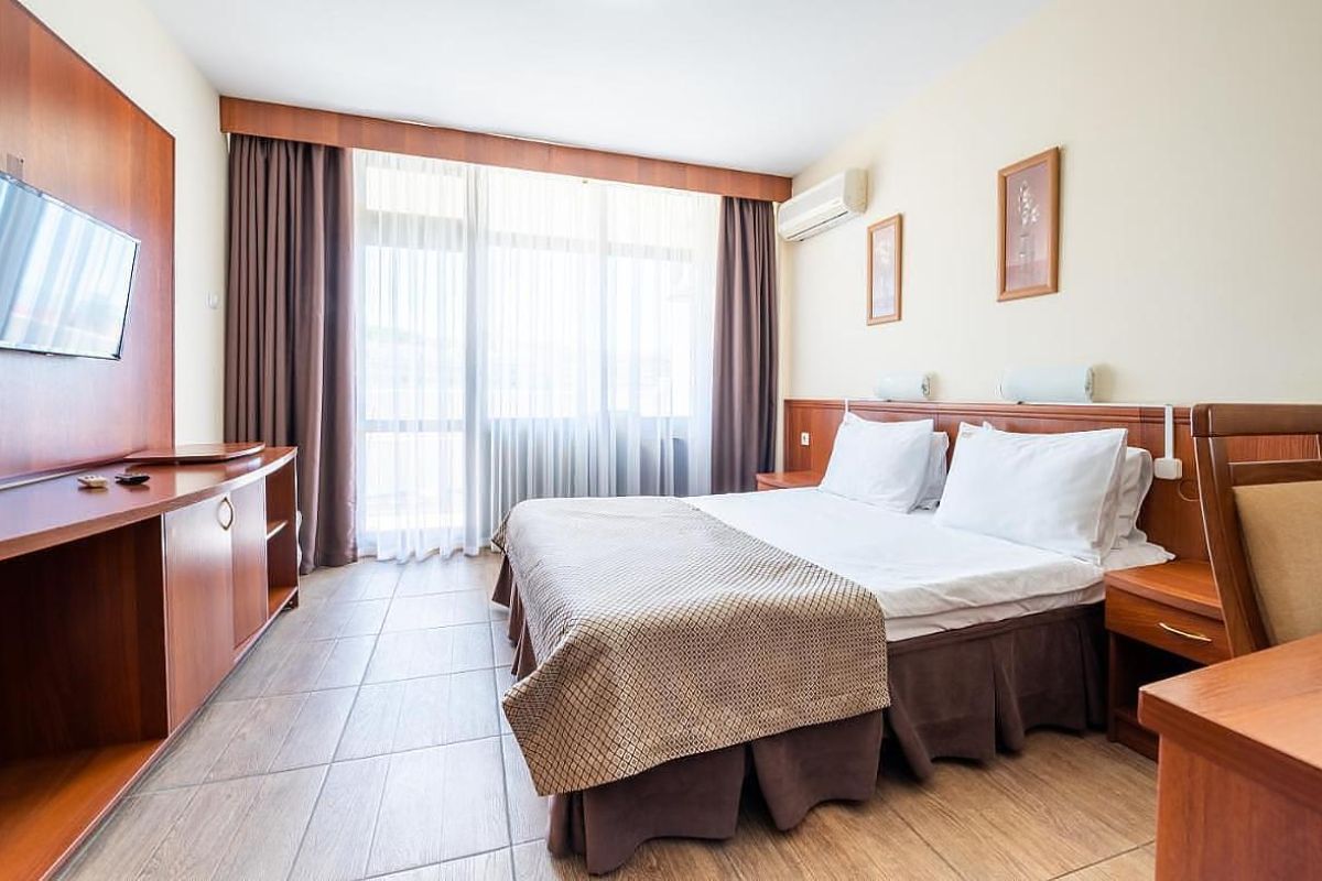 «Отдых на 8 марта: Акваград, АкваЛоо и прогулка по весеннему Сочи».