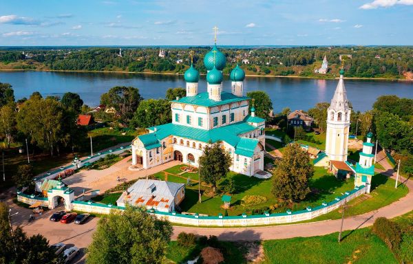 Тур по России: 8 Марта с поручиком Ржевским