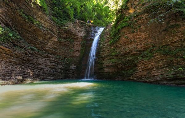Лаго-Наки: Азишская пещера и водопады Руфабго