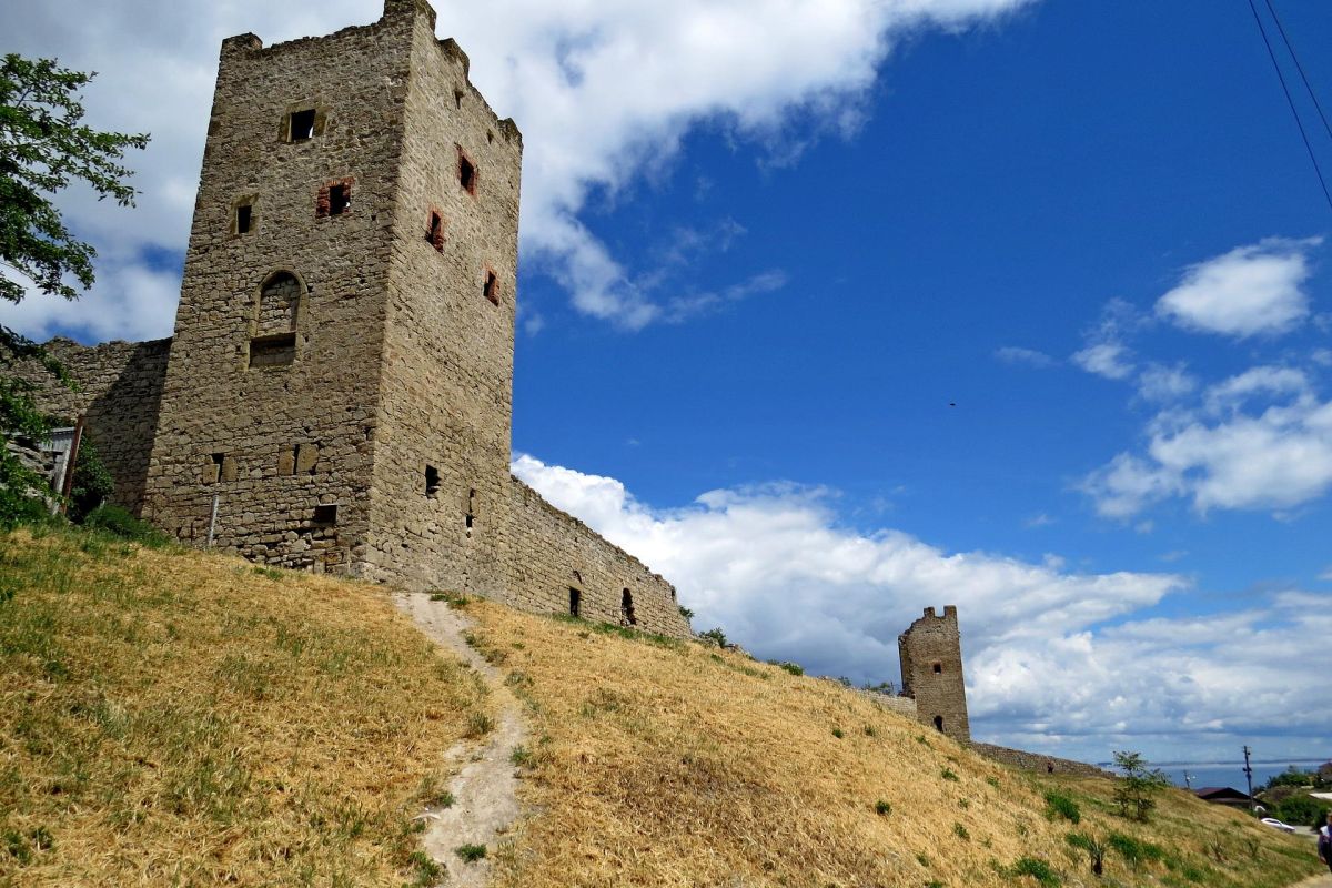 Юго-Восточный Крым за 2 дня: Керчь, Феодосия, Судак, Новый Свет