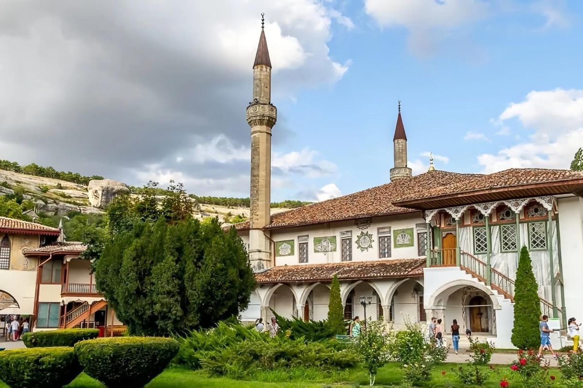 «Карнавал ирисов» в Крыму: Ялта, Утёс, Оползнево, Форос, Бахчисарай