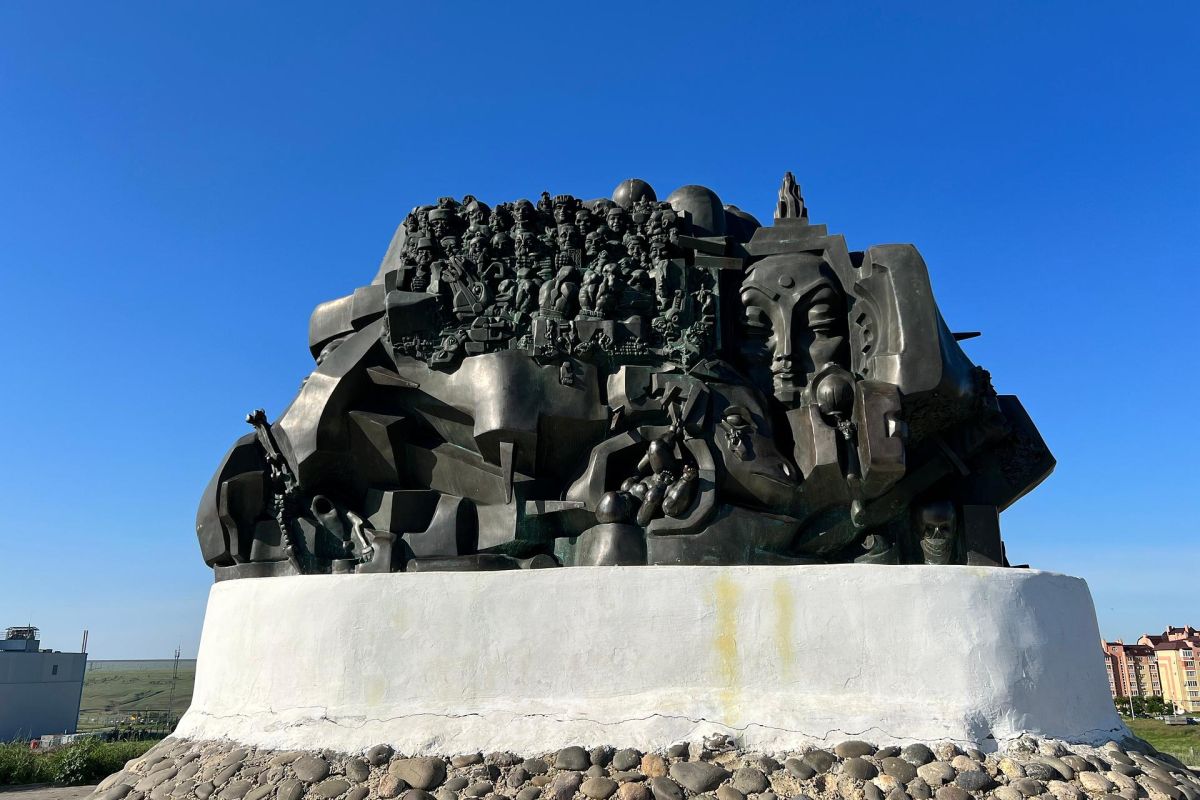 Золотые буддийские храмы Калмыкии