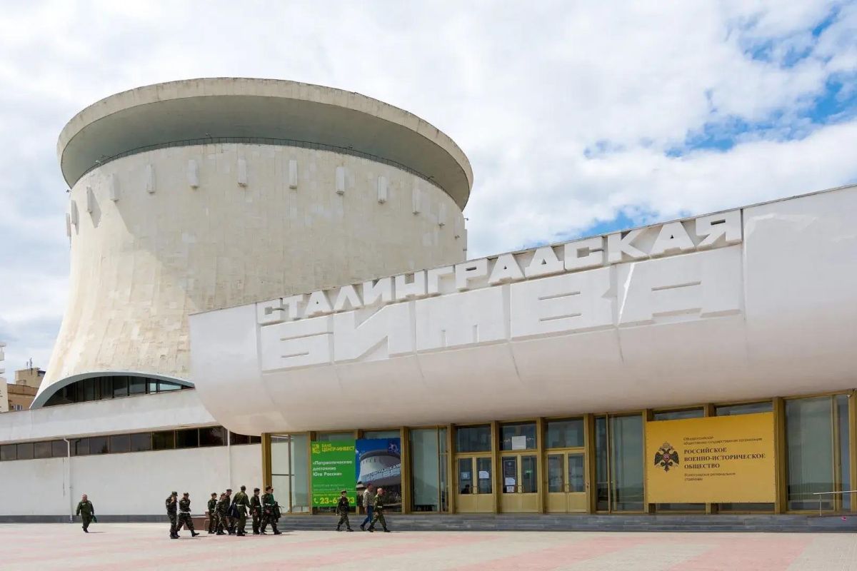 День победы в Волгограде: парад, Мамаев курган, Планетарий, прогулка по Волге, Старая Сарепта