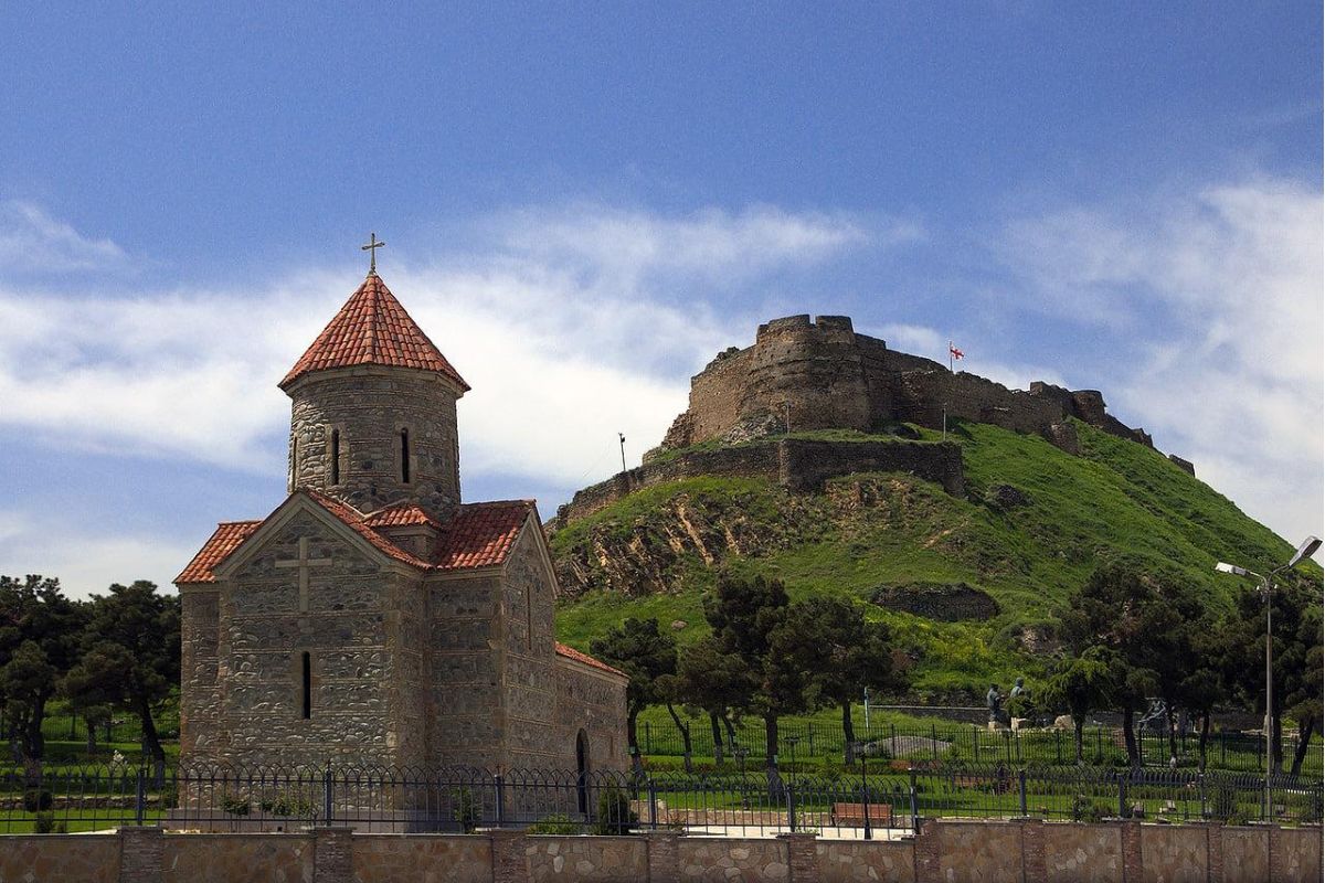 Сокровища Грузии: от винных подвалов до древних храмов