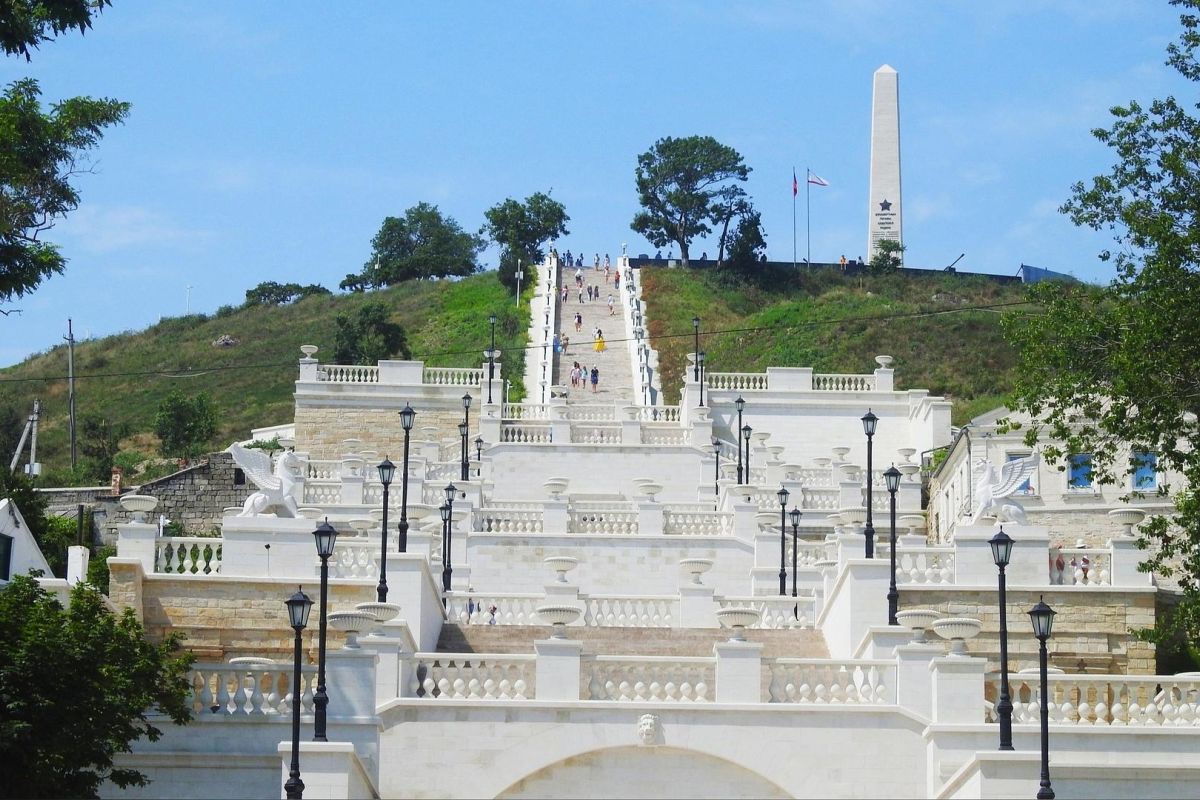 Юго-Восточный Крым за 2 дня: Керчь, Феодосия, Судак, Новый Свет