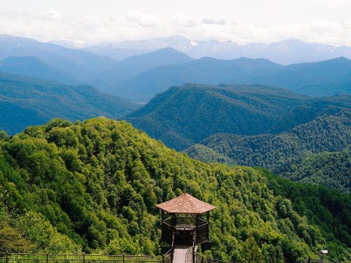 Погружение в горную Адыгею: Даховская панорама, Парящая беседка, Крепости Меот, спа-комплекс «Благодать»
