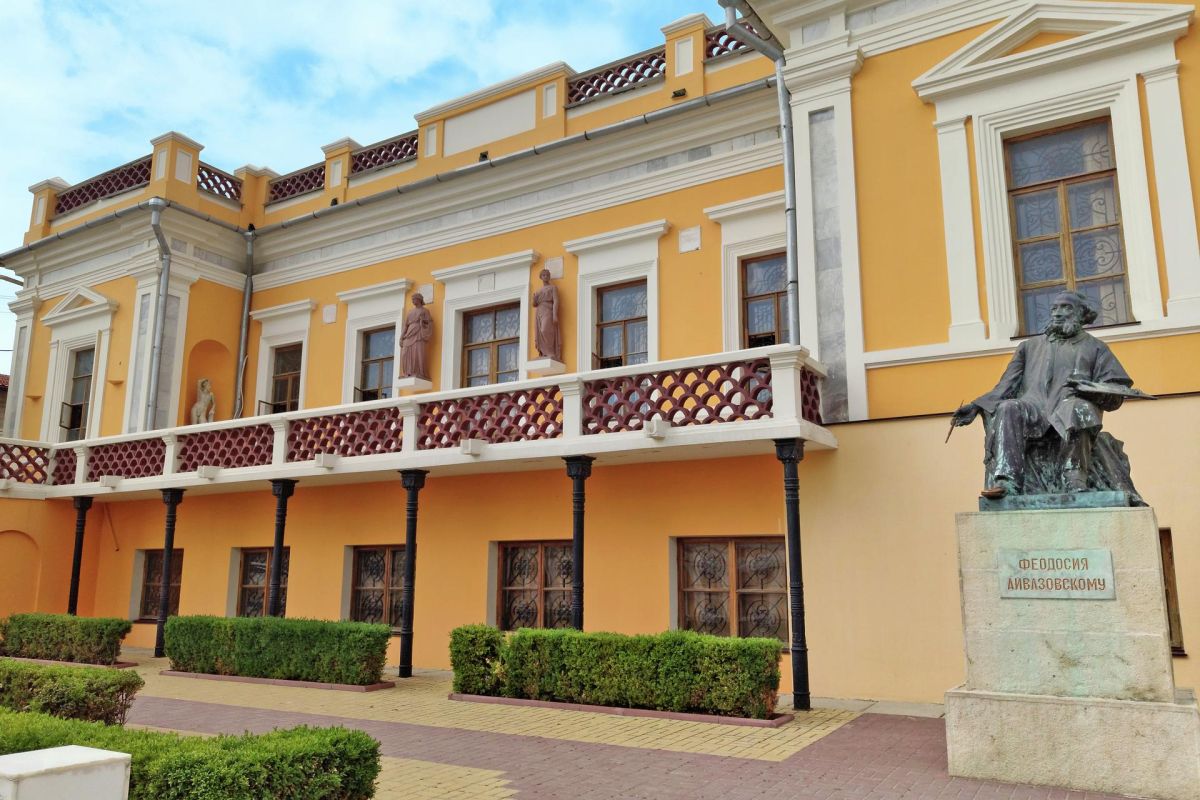 Юго-Восточный Крым за 2 дня: Керчь, Феодосия, Судак, Новый Свет