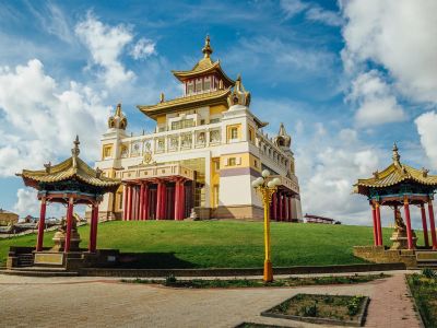 Золотые буддийские храмы Калмыкии