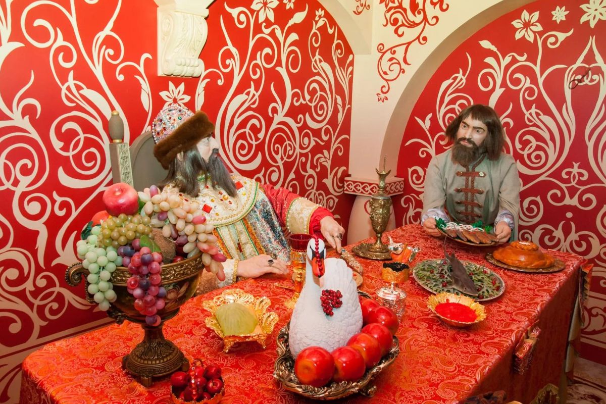 Тур по России: 8 Марта с поручиком Ржевским