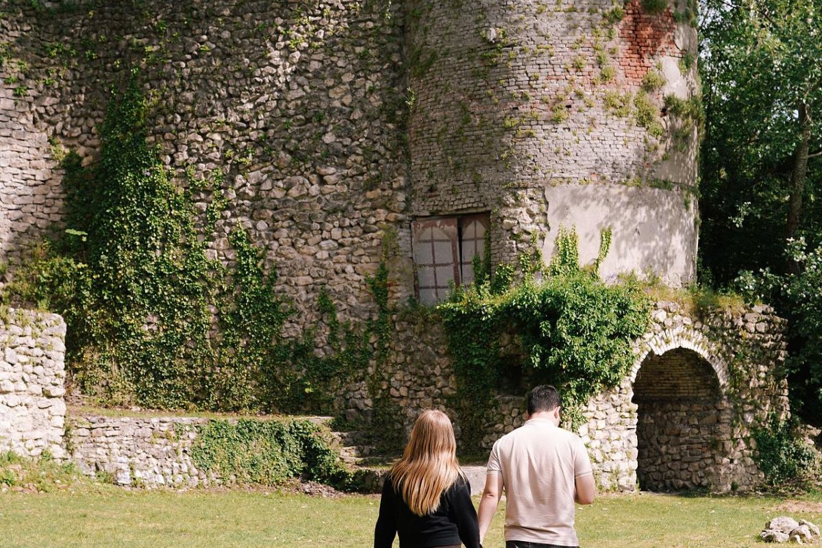 По смотровым местам Лаго-Наки и термальный источник: Крепость Меот, Азишская пещера