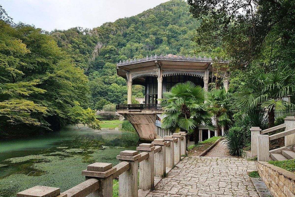 Абхазия за 4 дня: Шлыпра, водопады, города-призраки и море (свободный день)