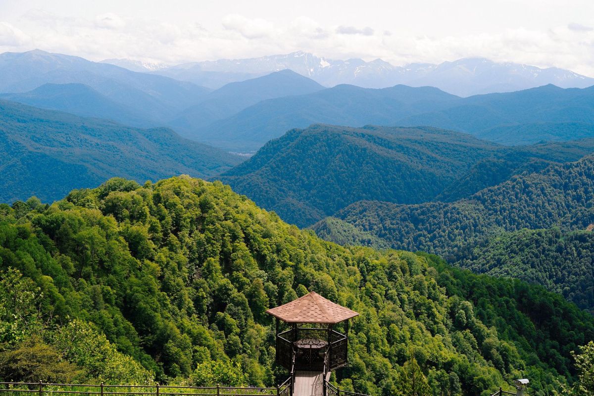 Погружение в горную Адыгею: Даховская панорама, Парящая беседка, Крепости Меот, спа-комплекс «Благодать»