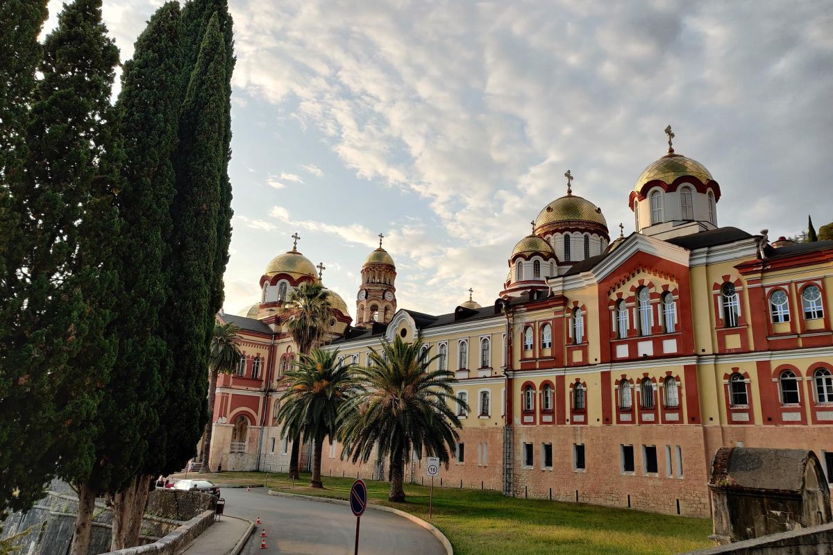 Абхазская весна: путешествие к горным легендам