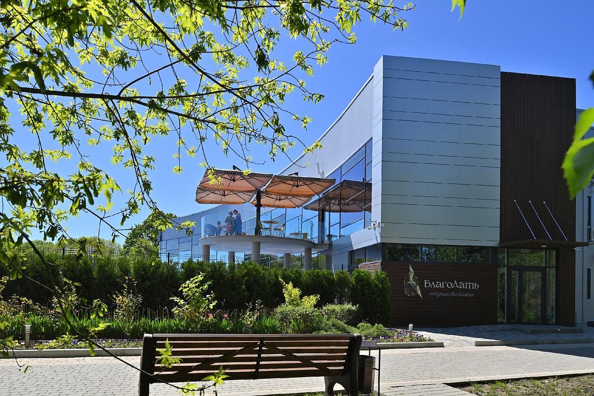 Свято-Михайловский монастырь и термальный спа-комплекс «Благодать»