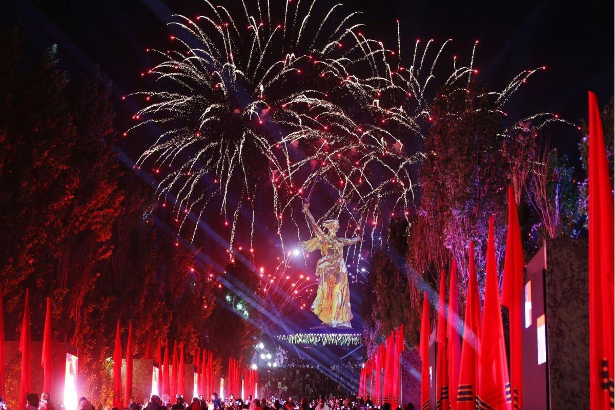 Салют Победы в Волгограде (Ж/Д тур из Краснодара)