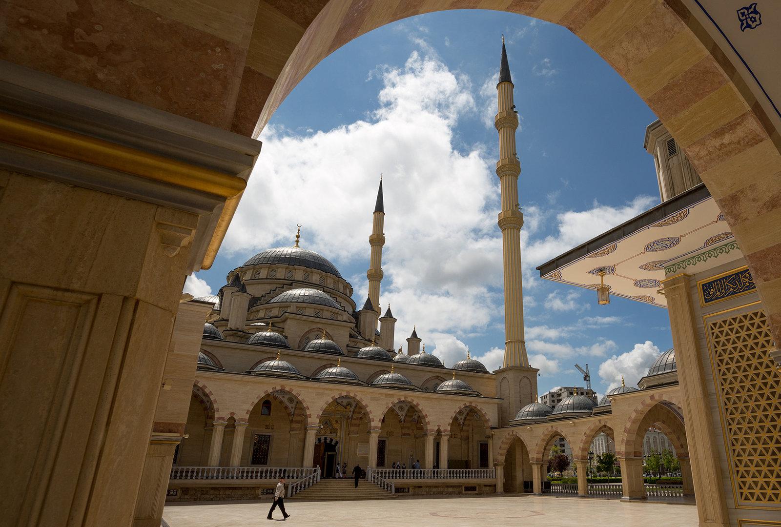 Чечня: Грозный, Аргунское ущелье, Шато-Эркен