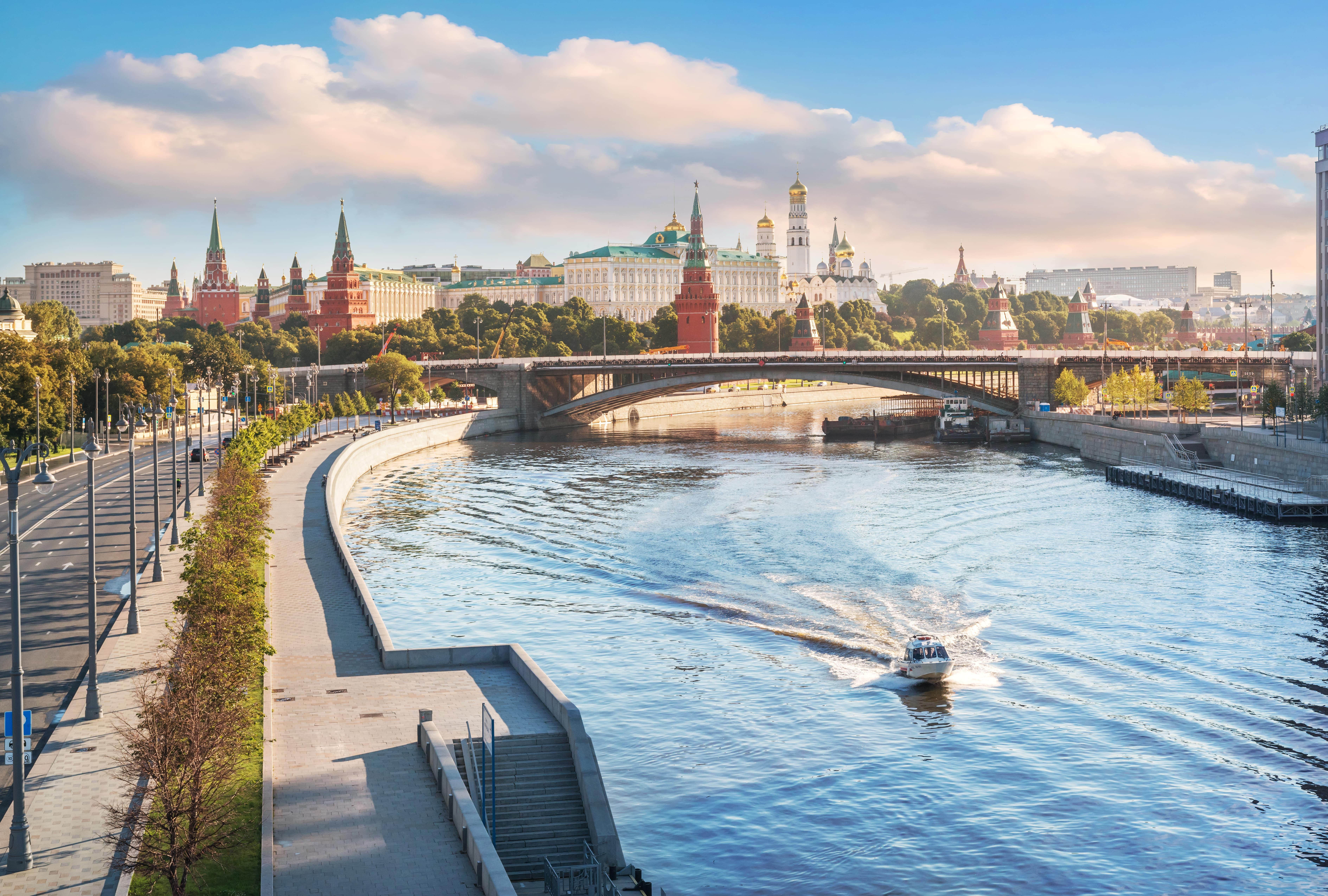 Лето в сердце столицы: прогулки, парки и история Москвы
