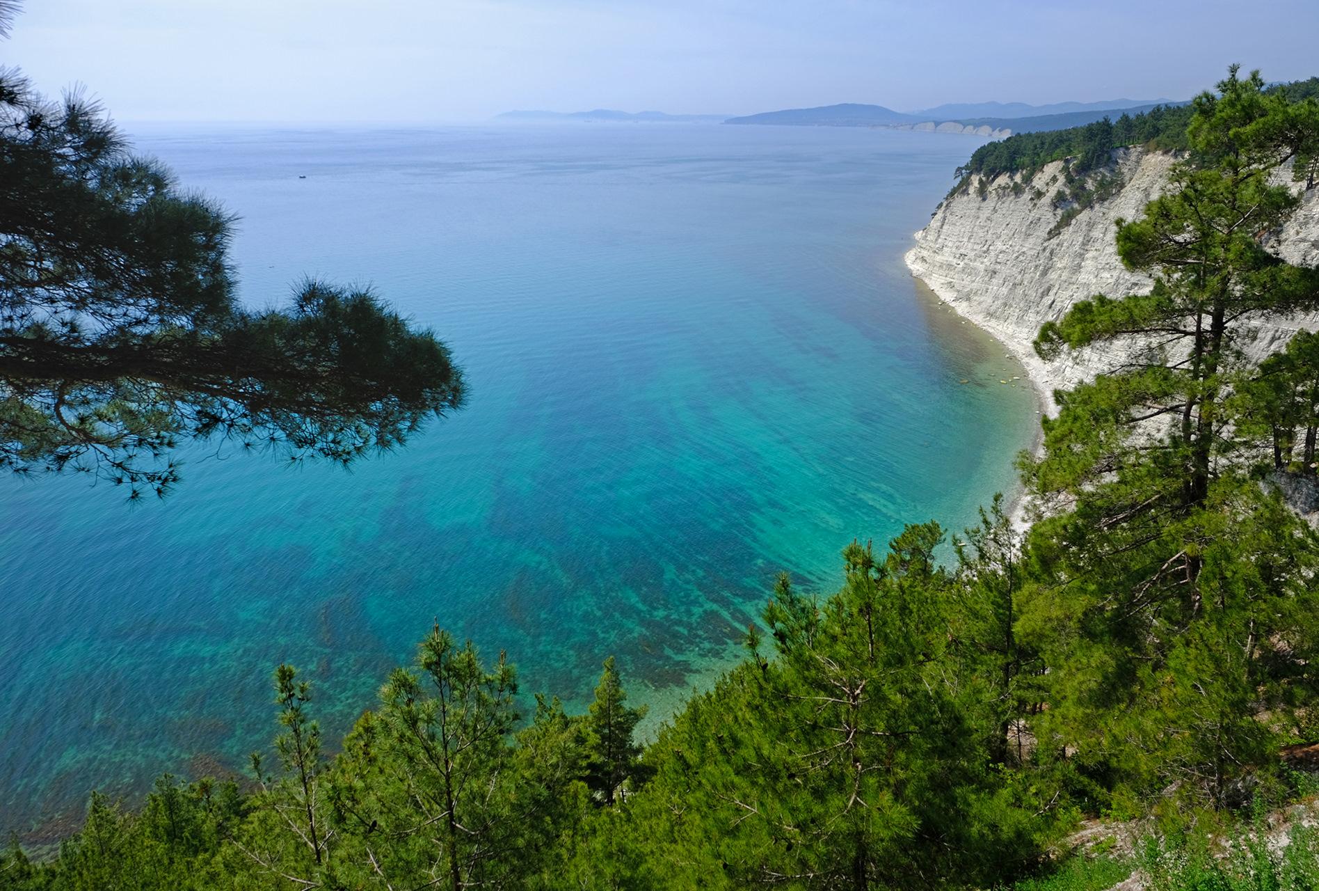 Голубая бездна, стеклянный парк и SPA-комплекс «Русь»